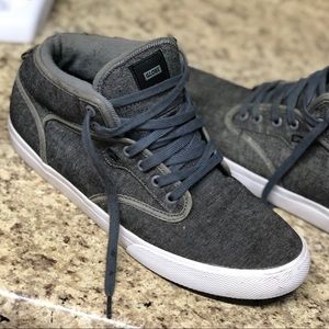 Globe Motley Mid skateboarding shoes